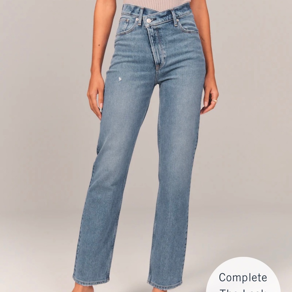 Abercrombie & Fitch Ultra High Rise 90s Straight Jean Medium Wash Criss Cross 28